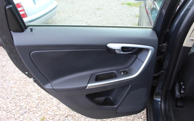 Volvo XC 60 cena 47900 przebieg: 179974, rok produkcji 2009 z Nowa Dęba małe 596